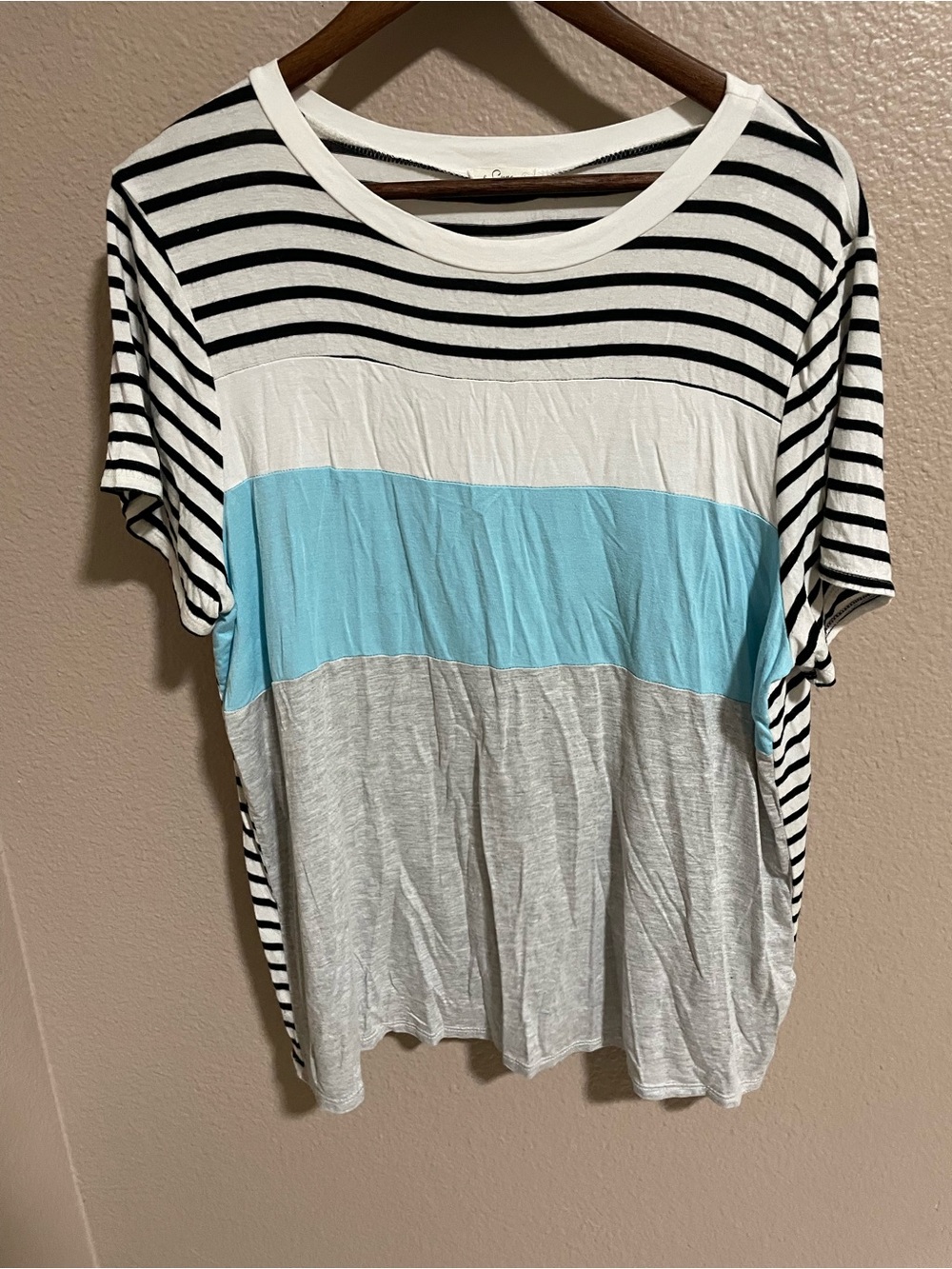 Striped Short Sleeve Colorblock Tee in White, Black & Light Blue